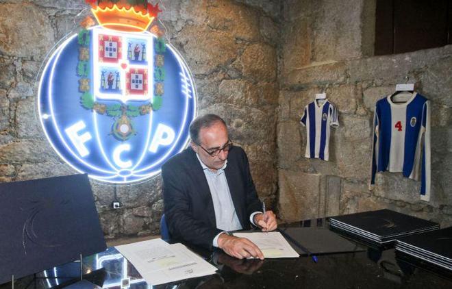 范迪克：库巴西的未来不可限量 他和我有一样的踢球风格.